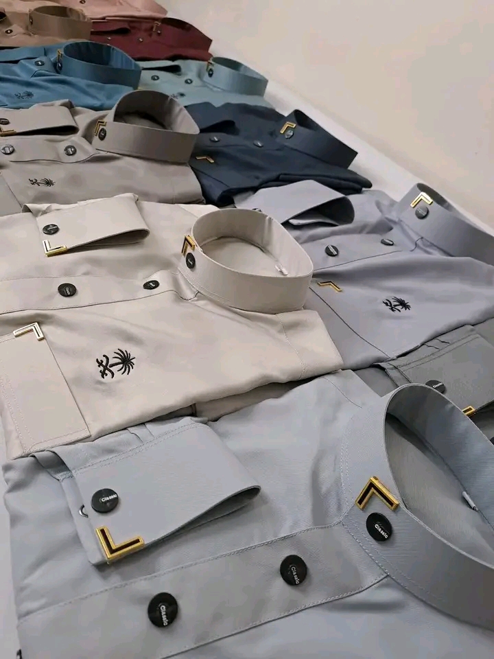 Gold V-Trim Classic Thobe Collection